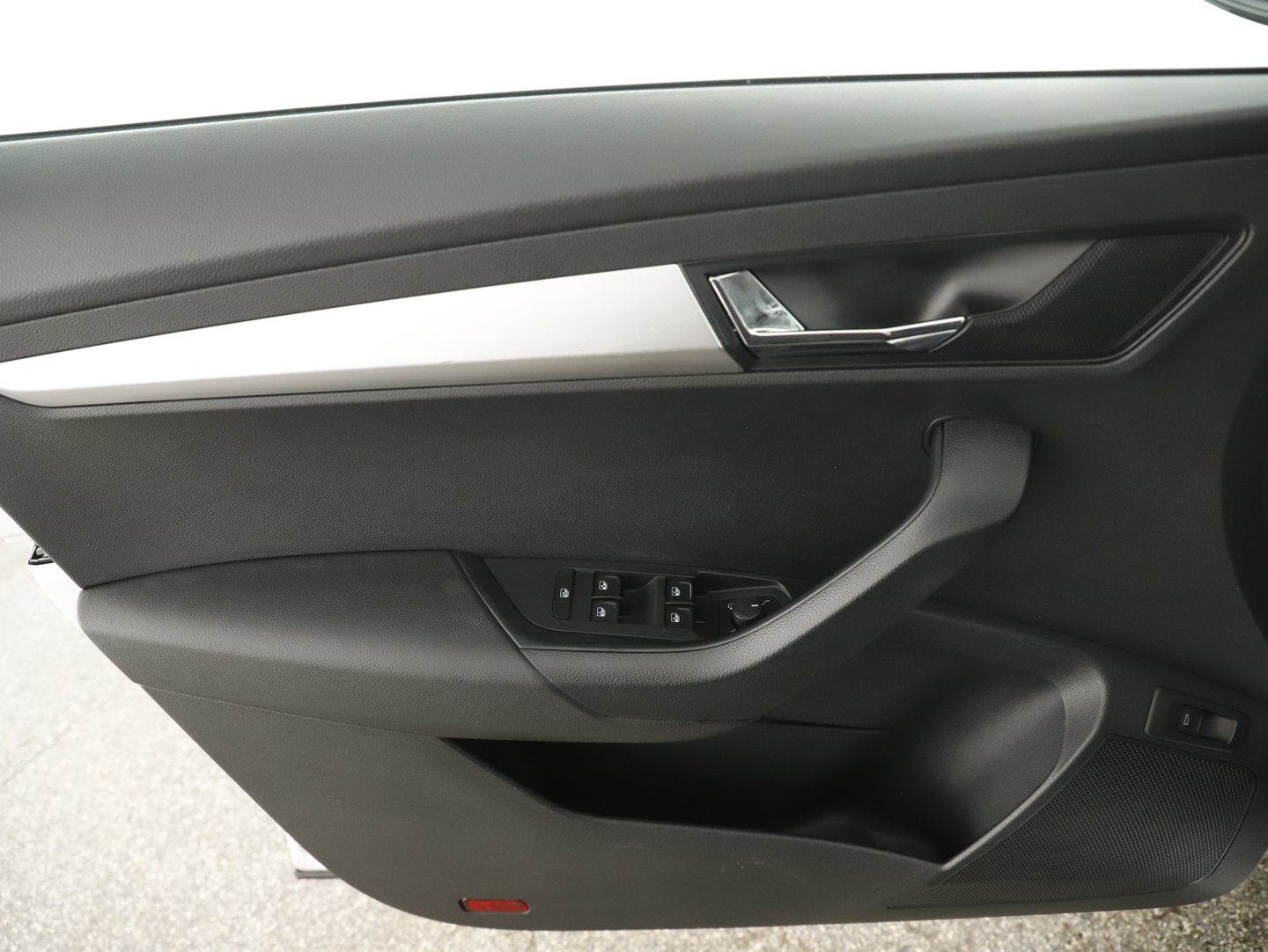 Škoda KAROQ 4x4 Ambition SC TDI DSG | Bild 4 von 22