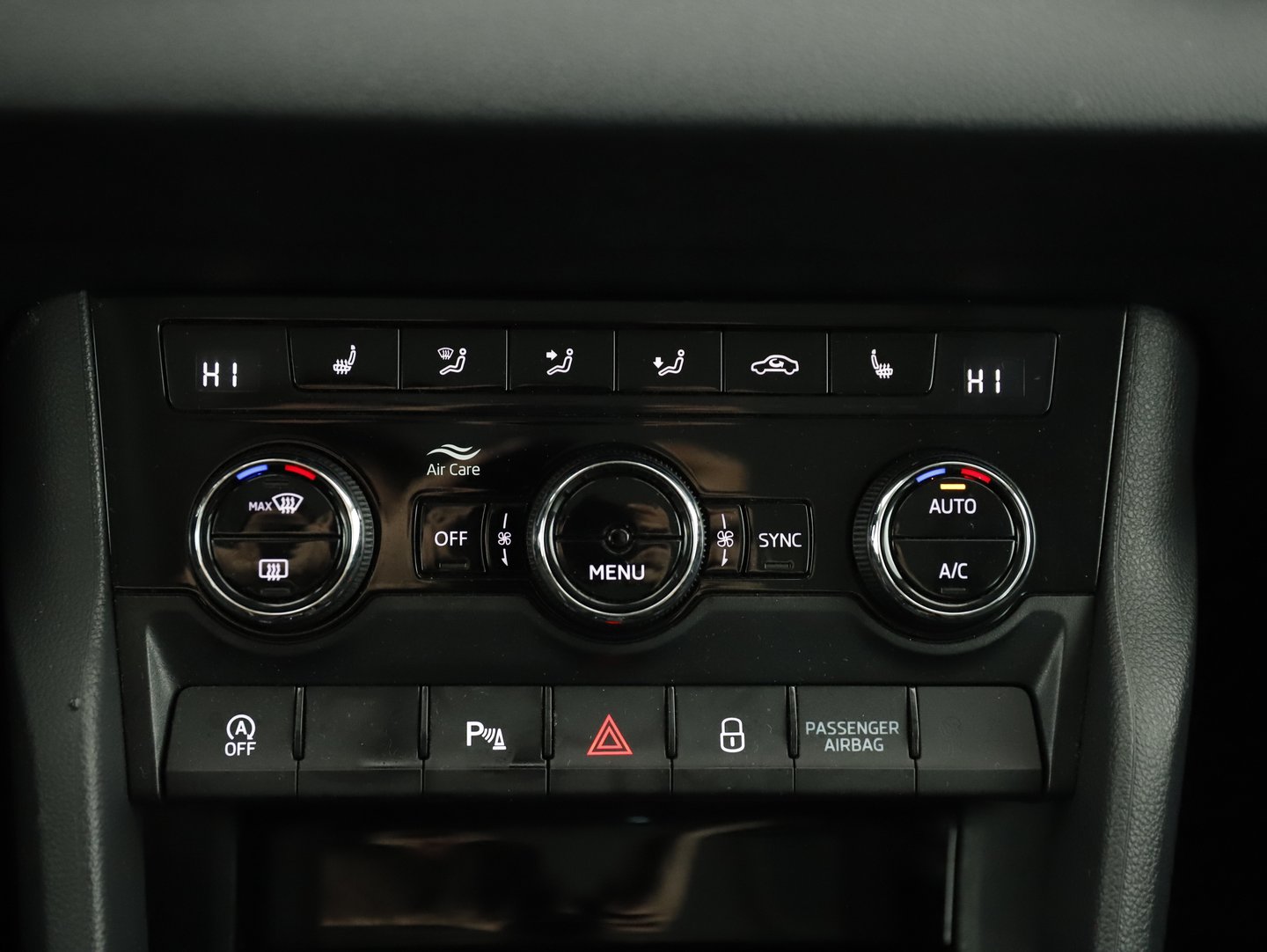 Škoda KAROQ 4x4 Ambition SC TDI DSG | Bild 17 von 22