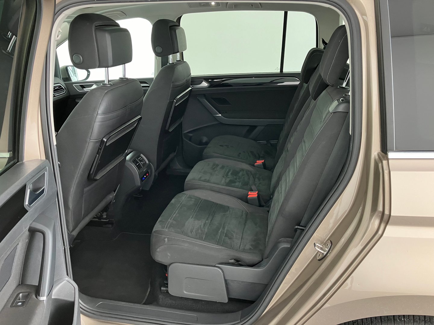 VW Touran Highline TDI SCR | Bild 12 von 16