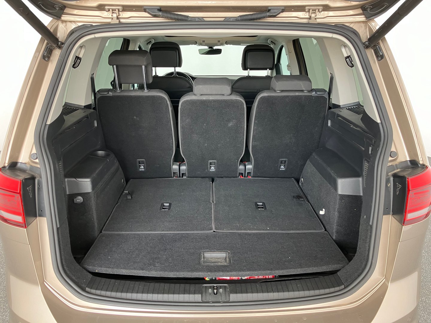 VW Touran Highline TDI SCR | Bild 13 von 16
