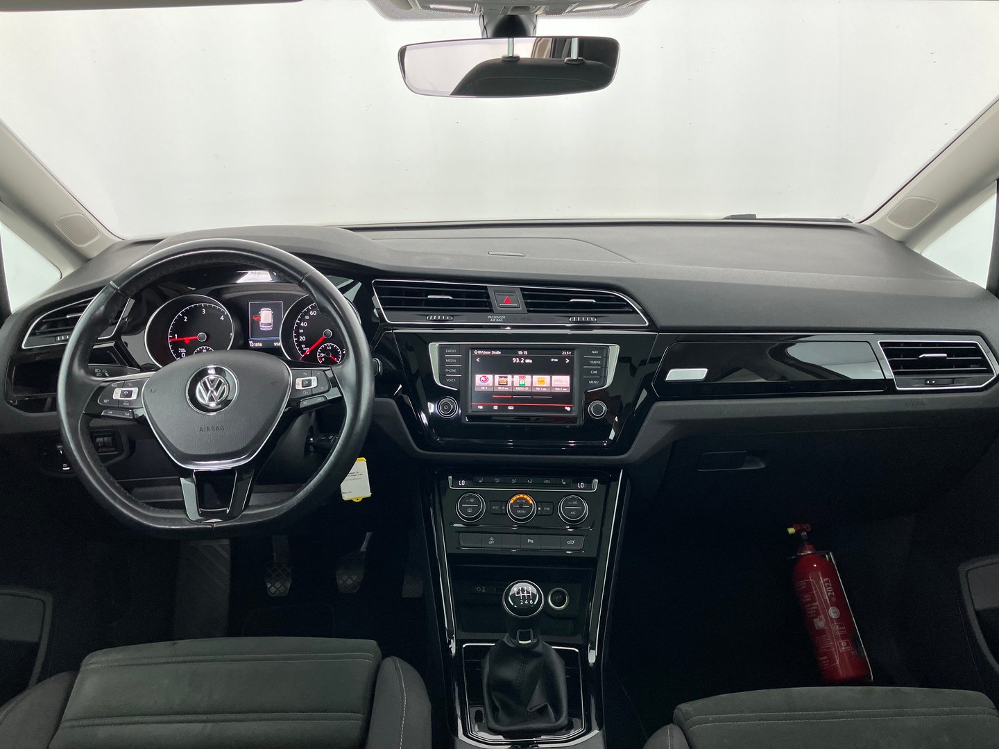 VW Touran Highline TDI SCR | Bild 6 von 16