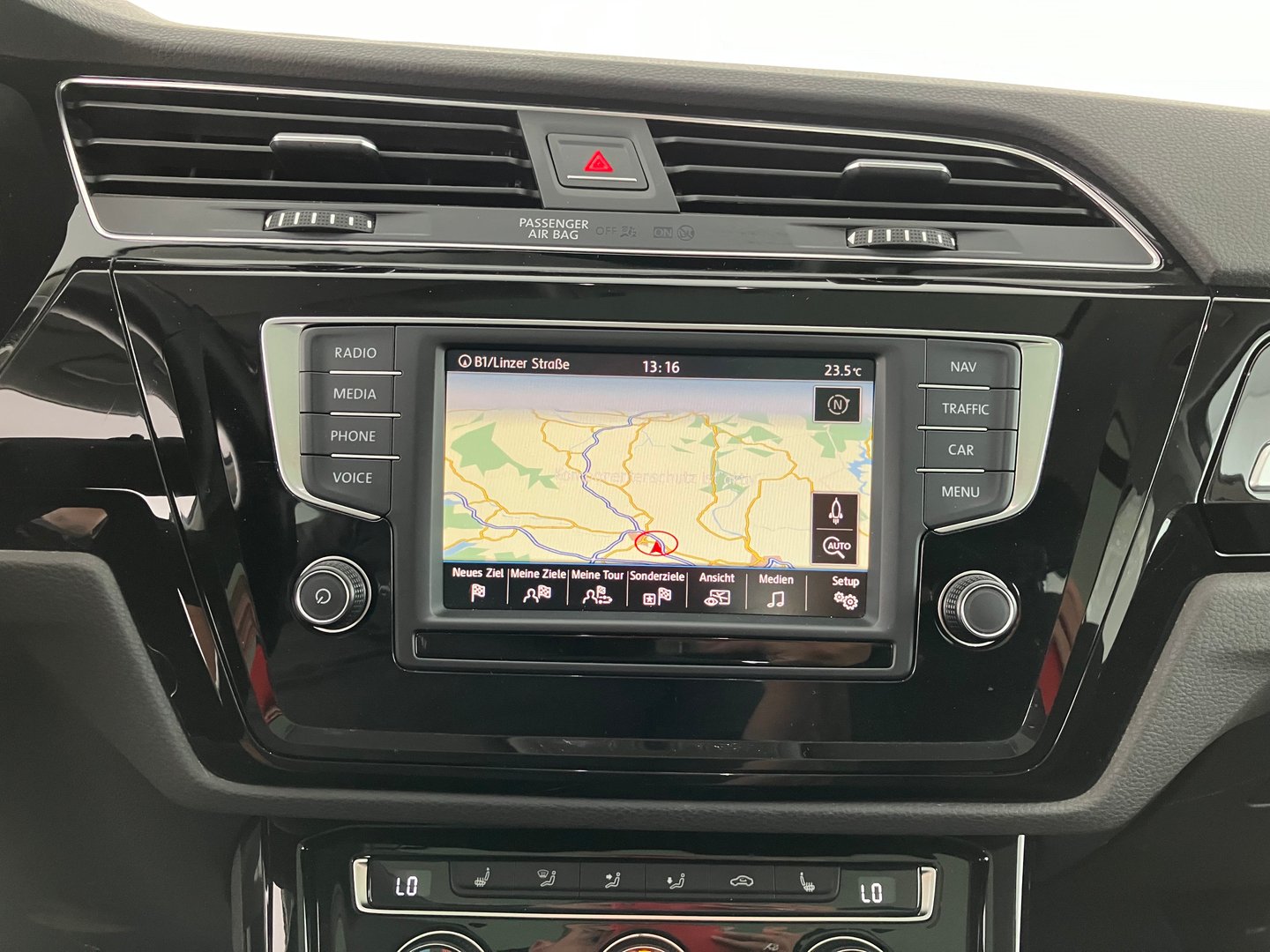 VW Touran Highline TDI SCR | Bild 8 von 16