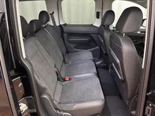 VW Caddy Style eHybrid 110 kW in Deepblack Perleffekt