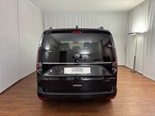 VW Caddy Style eHybrid 110 kW in Deepblack Perleffekt