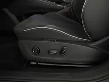 Škoda Elroq Sportline 85x in 2Y Moon-Weiss Metallic