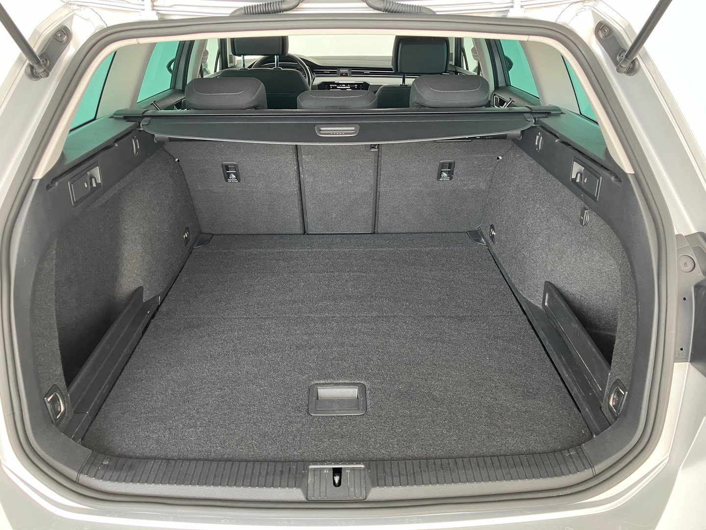 VW Passat Variant Business TDI DSG | Bild 12 von 14