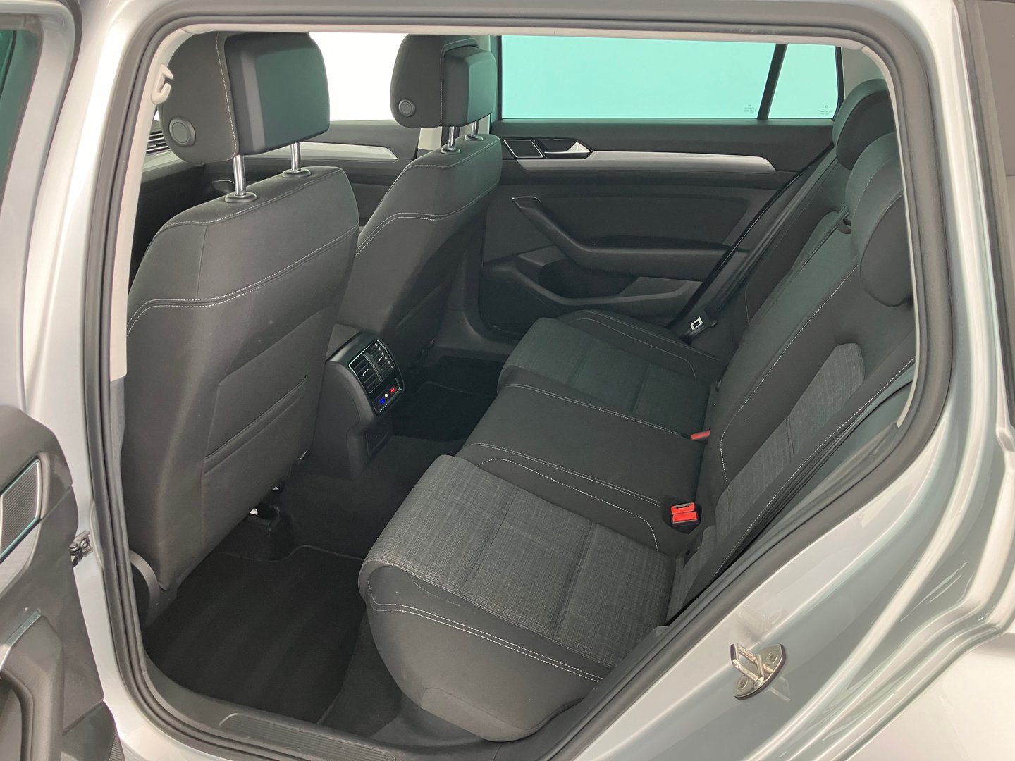 VW Passat Variant Business TDI DSG | Bild 11 von 14
