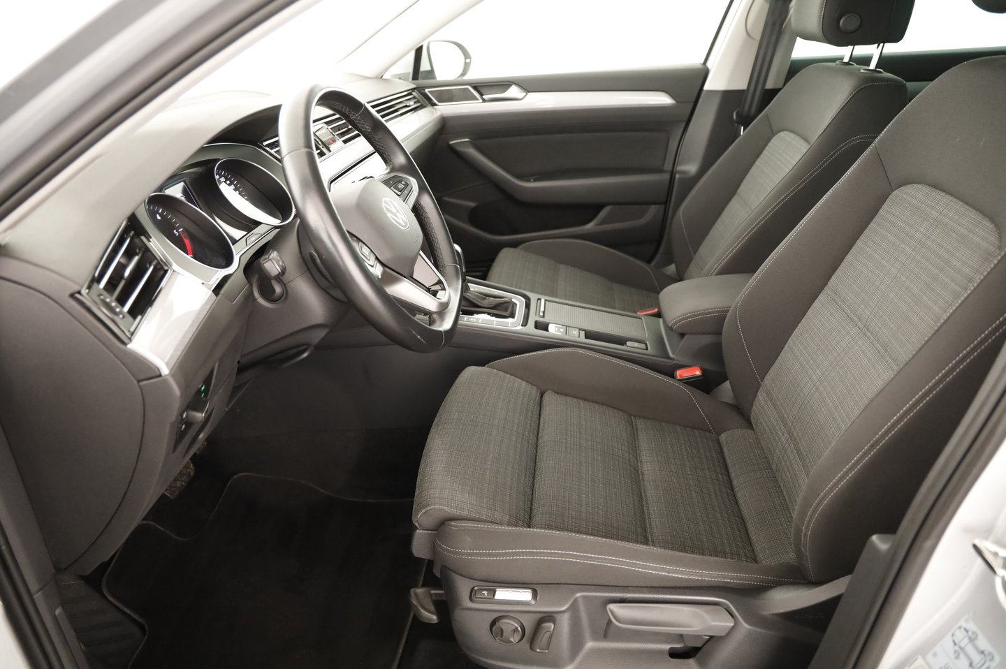 VW Passat Variant Business TDI DSG | Bild 3 von 14