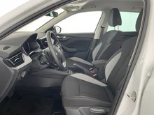 Škoda Kamiq Selection TSI DSG in Moon-Weiß Metallic