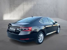 Škoda Superb Style TDI DSG in Black-Magic Perleffekt