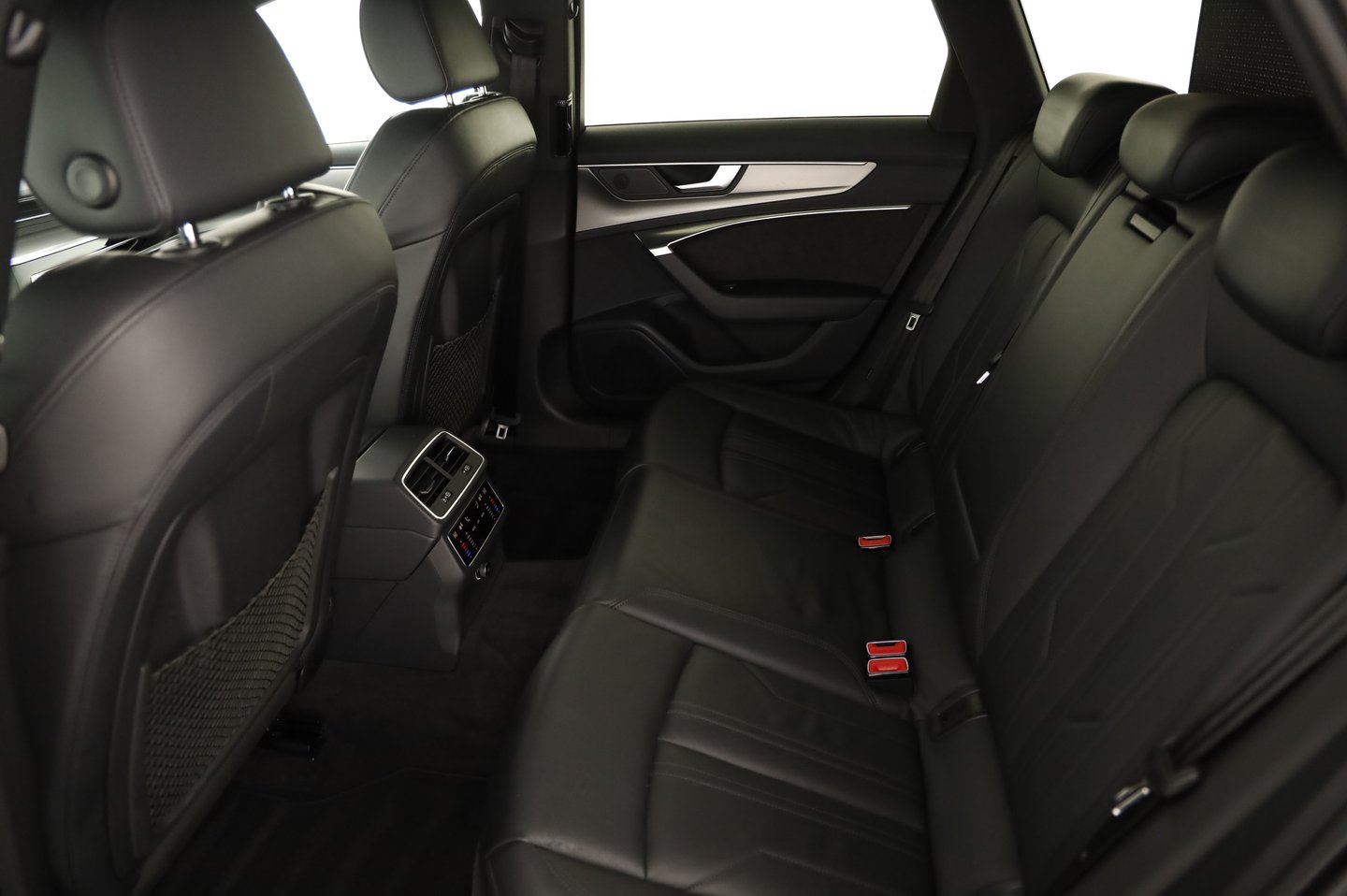 Audi A6 Avant 45 TDI quattro Sport | Bild 19 von 25