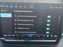VW T-Roc R-Line eTSI DSG in Grenadillschwarz Metallic