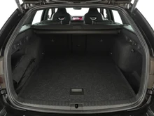 Škoda Octavia Combi Sportline TDI DSG in Black-Magic Perleffekt
