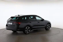 Škoda Octavia Combi Sportline TDI DSG in Black-Magic Perleffekt