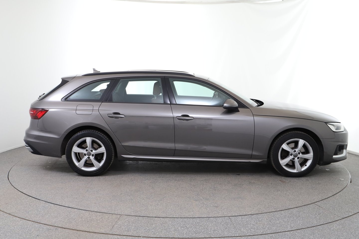 Audi A4 Avant 35 TDI advanced | Bild 6 von 32