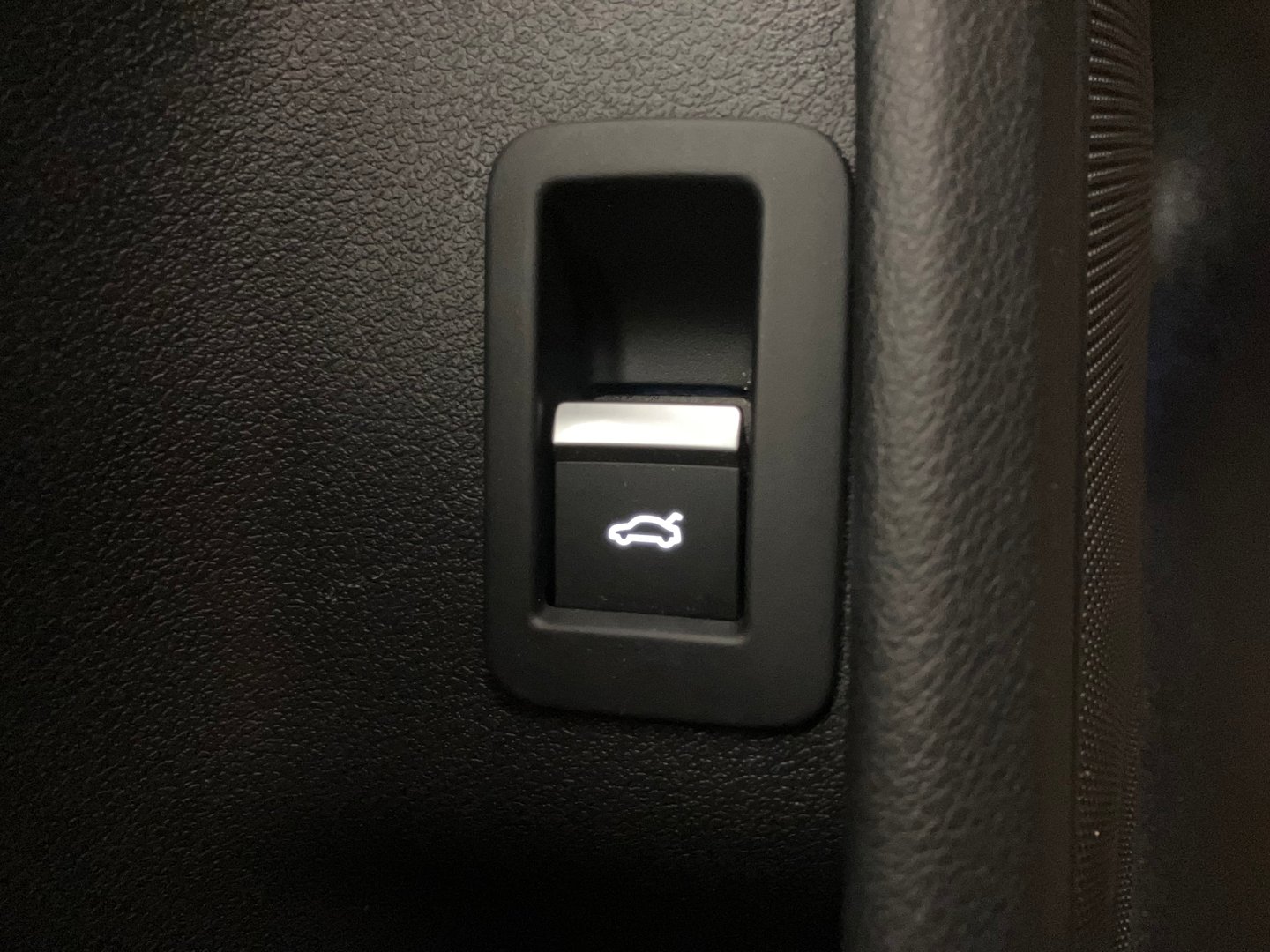 Audi A4 Avant 35 TDI advanced | Bild 10 von 32
