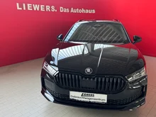 Škoda Superb Combi Sportline iV TSI DSG in Ebony-Schwarz Metallic
