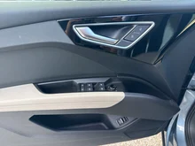 Audi Q4 e-tron 50 e-tron quattro in Geysirblau metaliic
