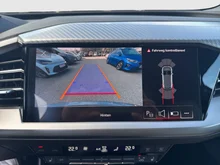 Audi Q4 e-tron 50 e-tron quattro in Geysirblau metaliic