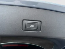 Audi Q4 e-tron 50 e-tron quattro in Geysirblau metaliic