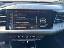 Audi Q4 e-tron 50 e-tron quattro in Geysirblau metaliic