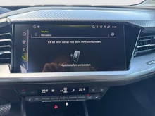 Audi Q4 e-tron 50 e-tron quattro in Geysirblau metaliic