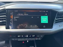 Audi Q4 e-tron 50 e-tron quattro in Geysirblau metaliic