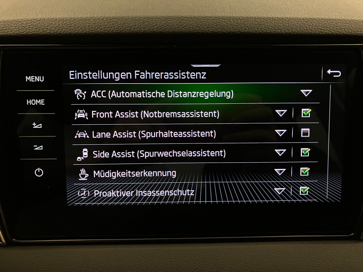 Škoda KAROQ Style SC TDI | Bild 22 von 35