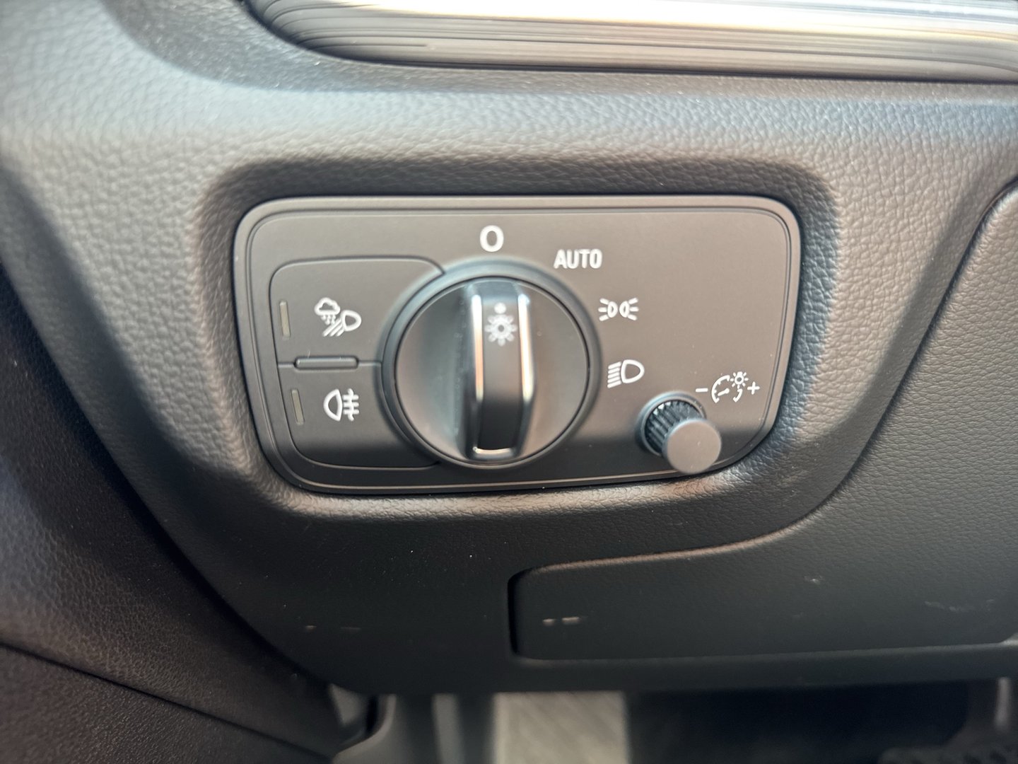 Audi A3 Sportback 40 TDI quattro Sport | Bild 15 von 26