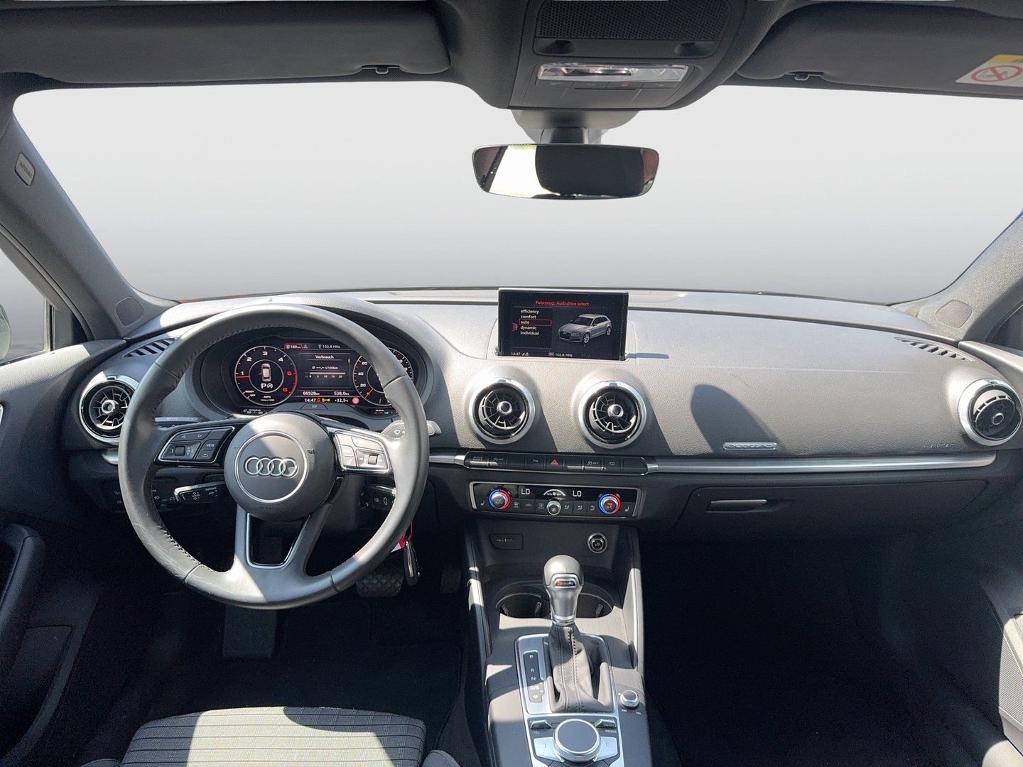 Audi A3 Sportback 40 TDI quattro Sport | Bild 9 von 26