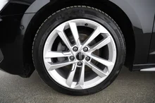 Audi A3 Sportback 35 TDI S line exterieur in MYTHOSSCHWARZ METALLIC