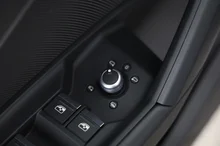Audi A3 Sportback 35 TDI S line exterieur in MYTHOSSCHWARZ METALLIC