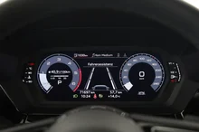 Audi A3 Sportback 35 TDI S line exterieur in MYTHOSSCHWARZ METALLIC