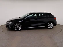 Audi A3 Sportback 35 TDI S line exterieur in MYTHOSSCHWARZ METALLIC