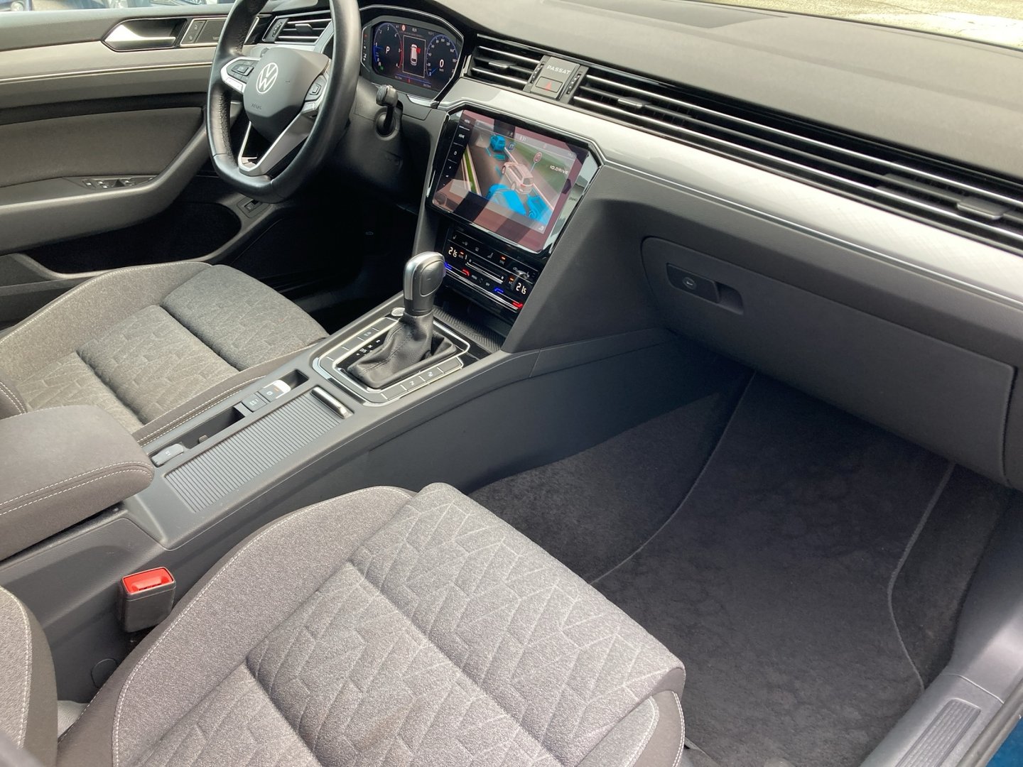 VW Passat Variant Business TDI DSG | Bild 15 von 19