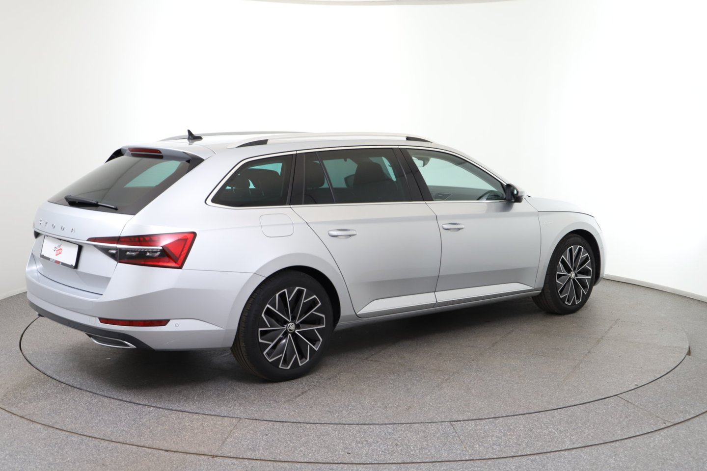 Škoda SUPERB Combi 4x4 L&K TDI SCR | Bild 5 von 37