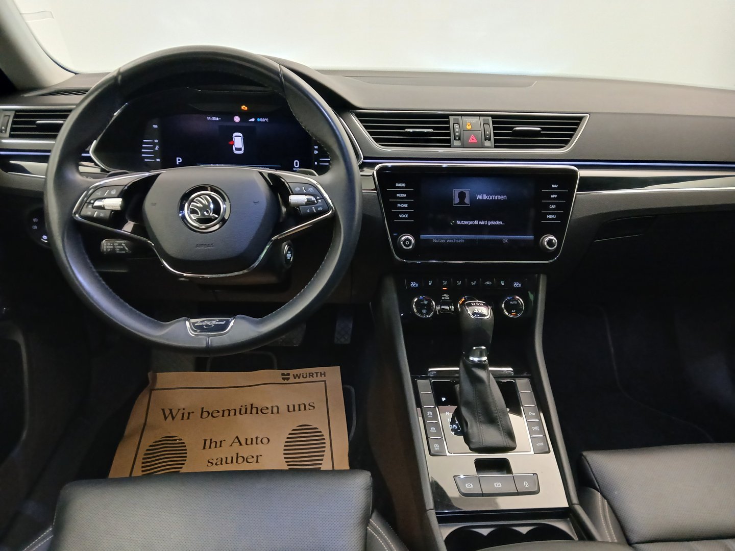 Škoda SUPERB Combi 4x4 L&K TDI SCR | Bild 17 von 37