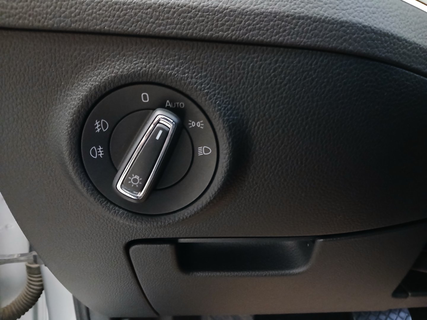 Škoda SUPERB Combi 4x4 L&K TDI SCR | Bild 13 von 37