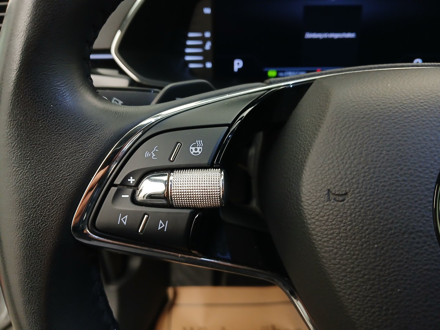 Škoda SUPERB Combi 4x4 L&K TDI SCR | Bild 19 von 37