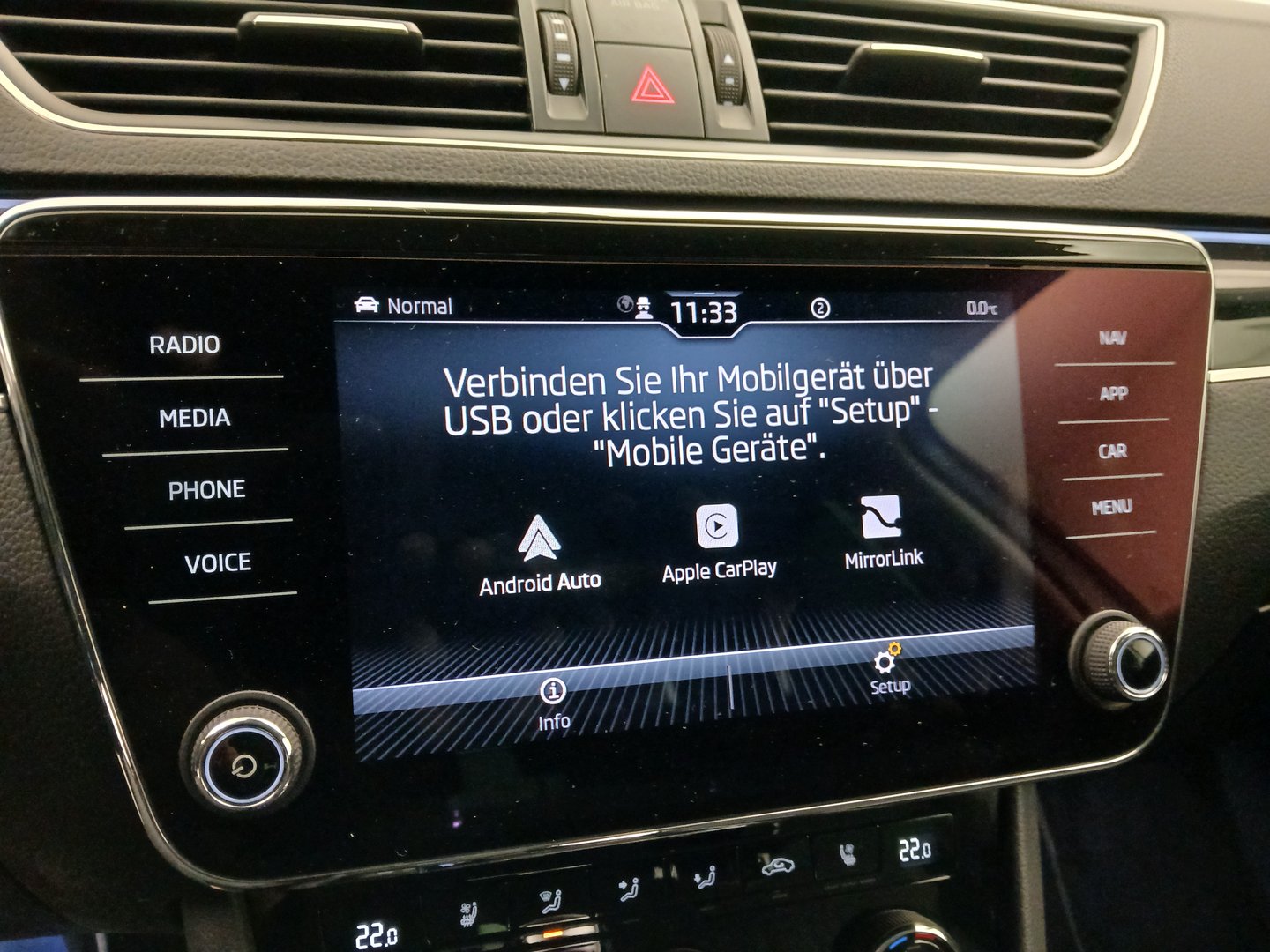 Škoda SUPERB Combi 4x4 L&K TDI SCR | Bild 27 von 37