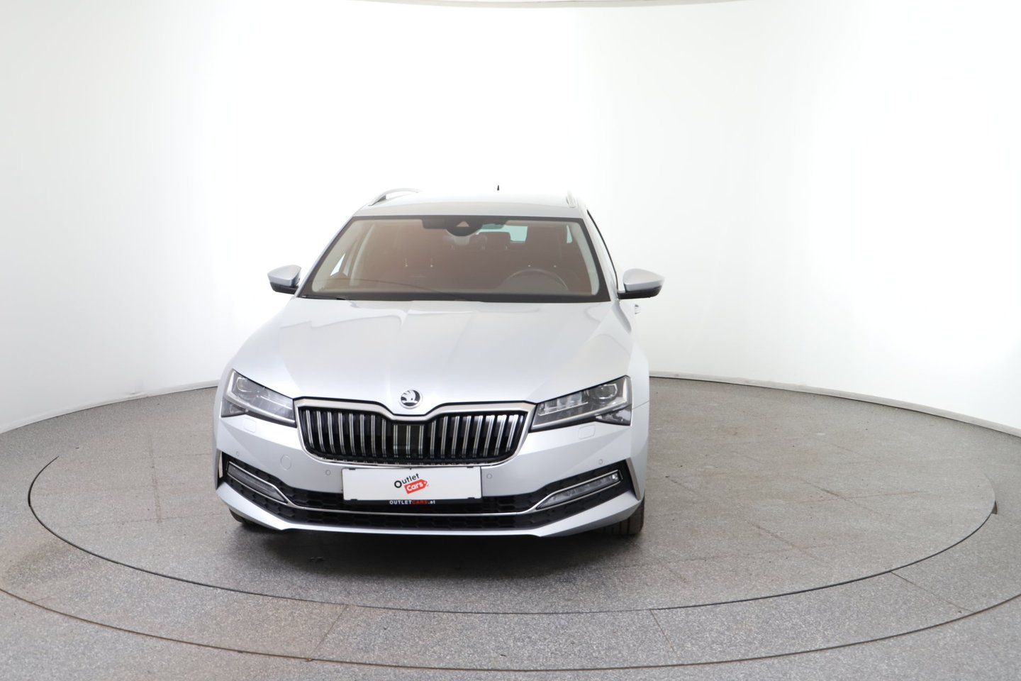 Škoda SUPERB Combi 4x4 L&K TDI SCR | Bild 2 von 37