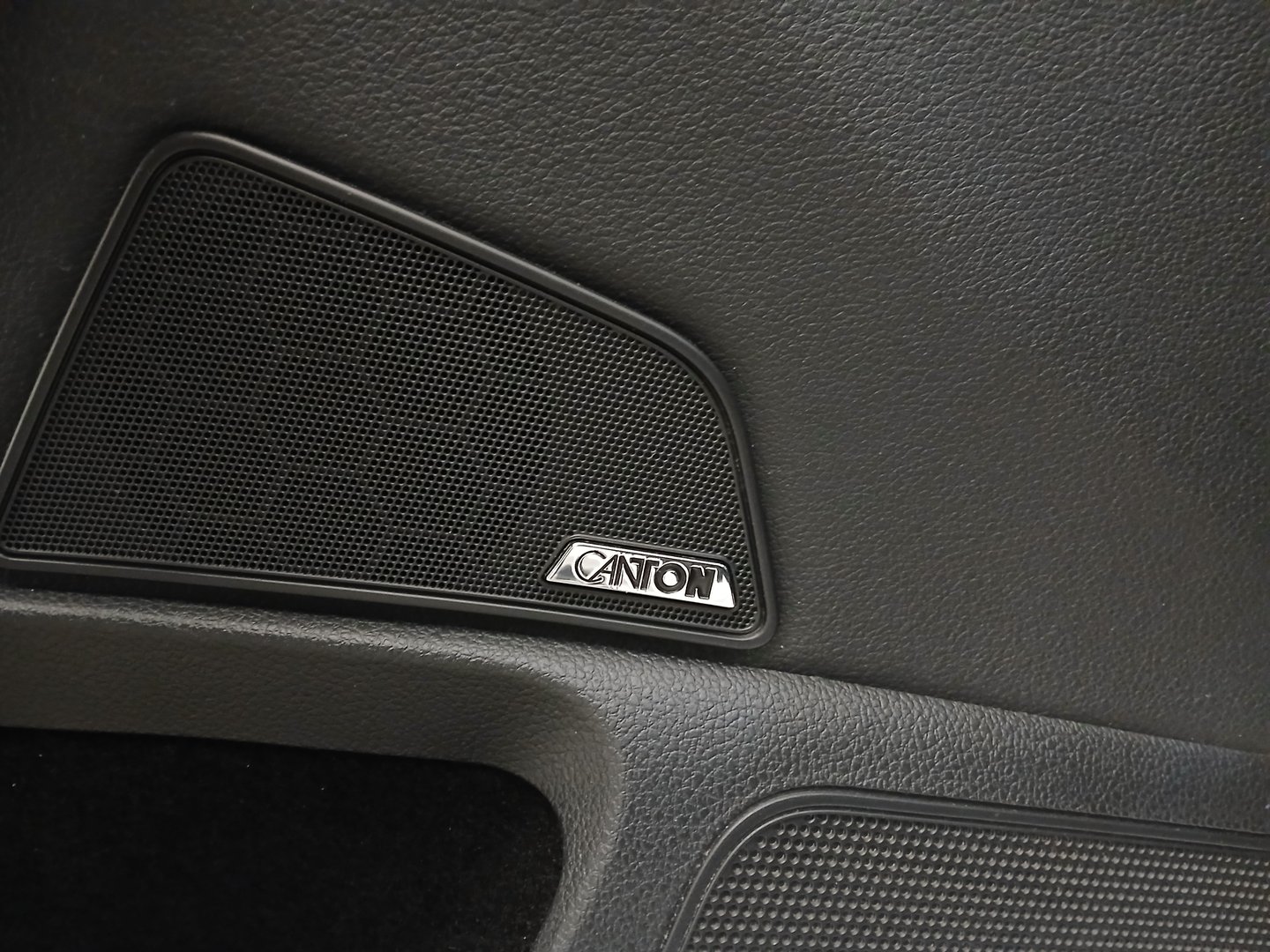 Škoda SUPERB Combi 4x4 L&K TDI SCR | Bild 12 von 37