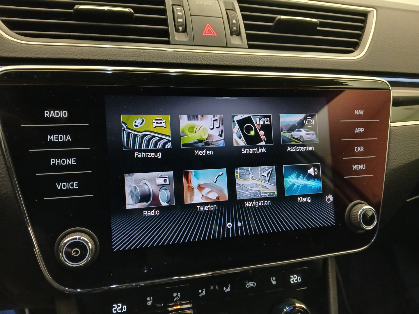 Škoda SUPERB Combi 4x4 L&K TDI SCR | Bild 23 von 37