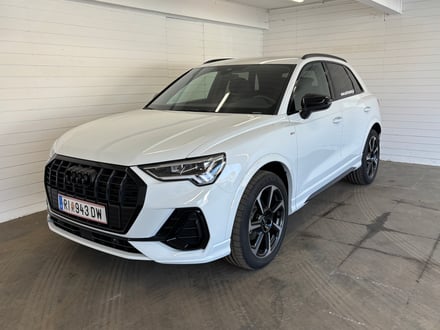 Audi Q3 35 TFSI admired