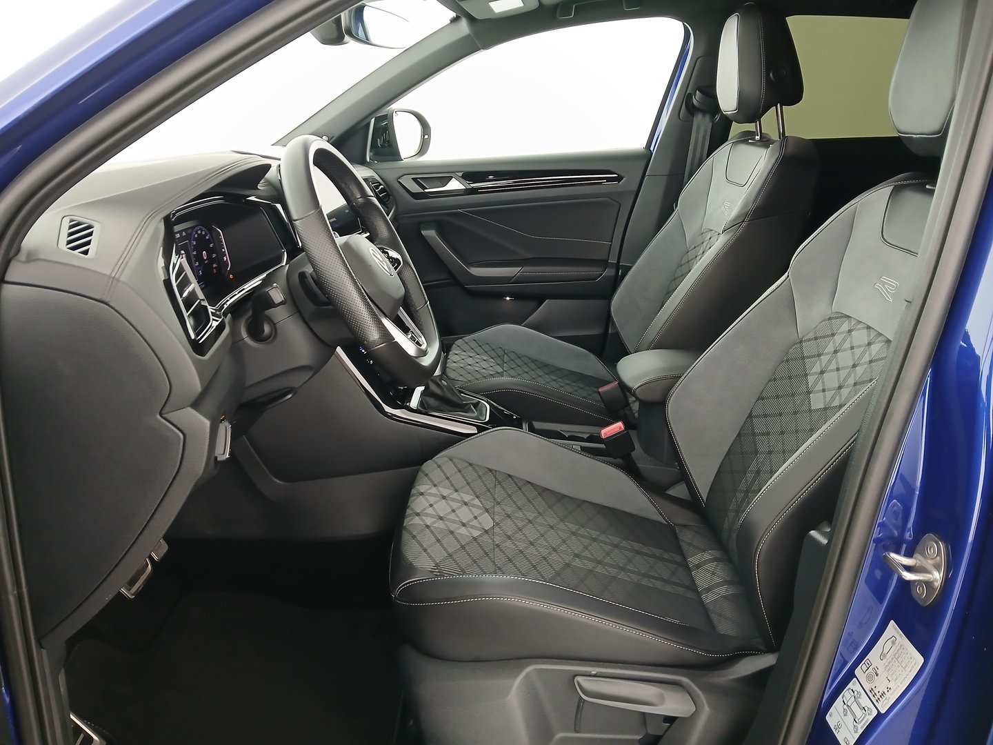 VW T-Roc R-Line TSI DSG | Bild 13 von 33