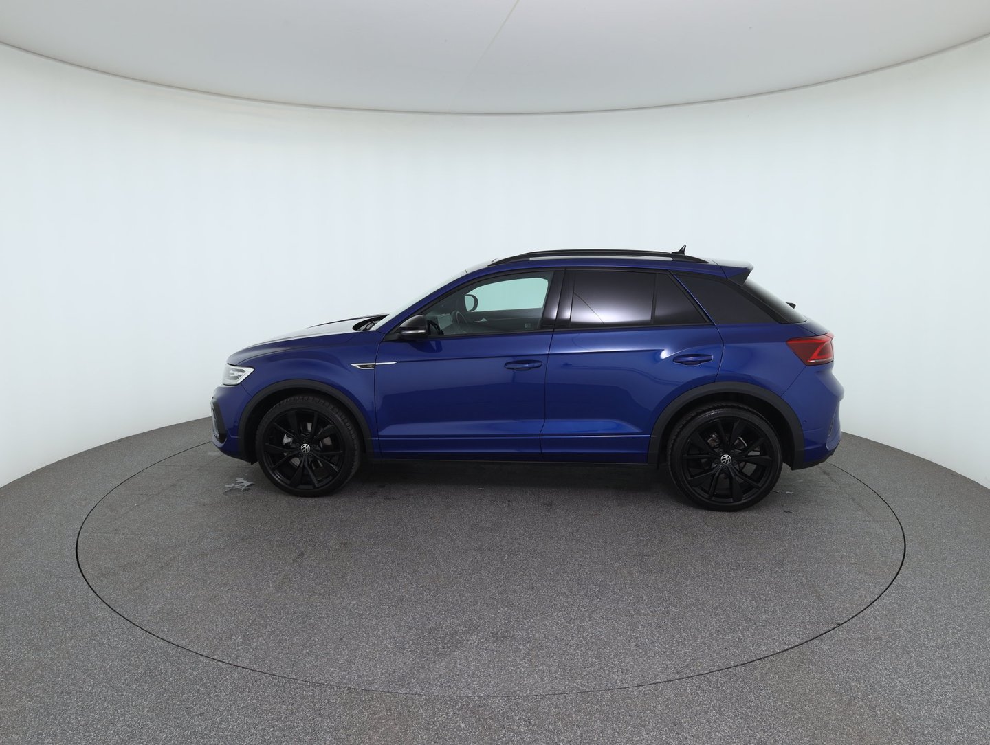 VW T-Roc R-Line TSI DSG | Bild 8 von 33