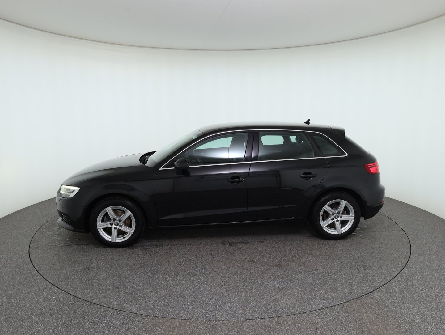Audi A3 Sportback 30 TFSI | Bild 8 von 30