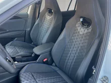 VW Tayron Sport eHybrid DSG 150kW in Oryxweiß Perlmutteffekt