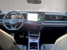 VW Tayron Sport eHybrid DSG 150kW in Oryxweiß Perlmutteffekt