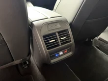 VW Passat Variant Business eTSI DSG in 0R Oryxweiß Perlmutteffekt
